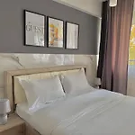 Reina With Free Parking Appartement