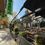 Reina With Free Parking *