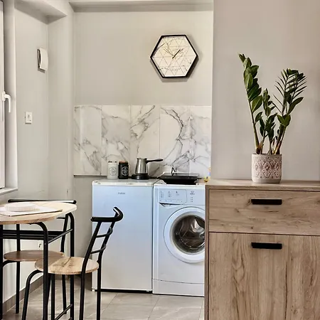 Reina With Free Parking *