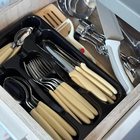 Reina With Free Parking Daire *