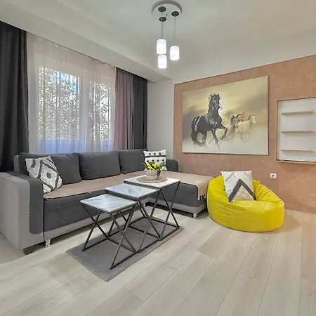 Reina With Free Parking Скоп'є