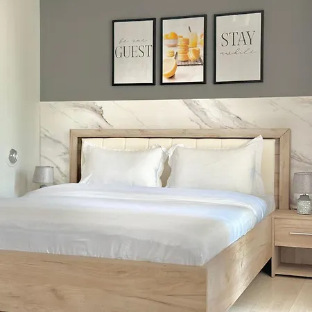 Reina With Free Parking Скоп'є