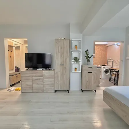 Reina With Free Parking *