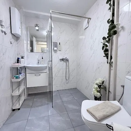 Reina With Free Parking Üsküp