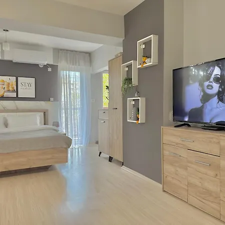 Reina With Free Parking Apartment Skopje