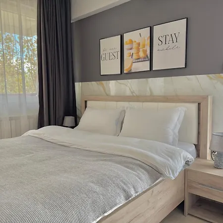 Reina With Free Parking *