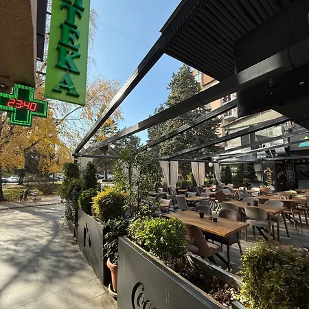 Reina With Free Parking *