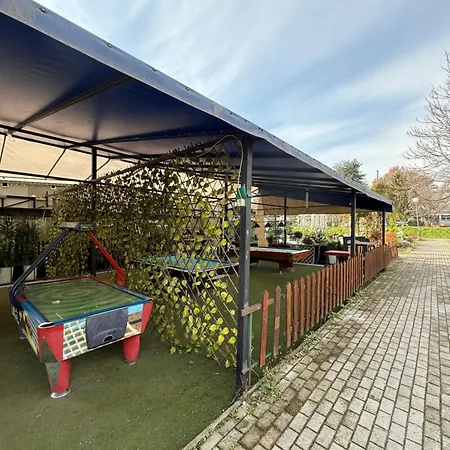 Reina With Free Parking