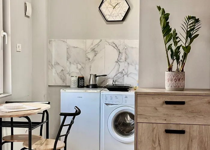 Reina With Free Parking *