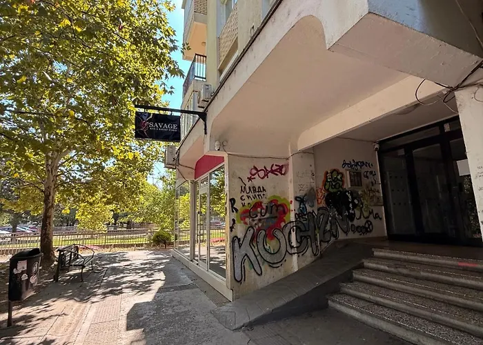 Reina With Free Parking Apartament *