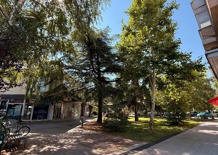 דירה Reina With Free Parking סקופיה