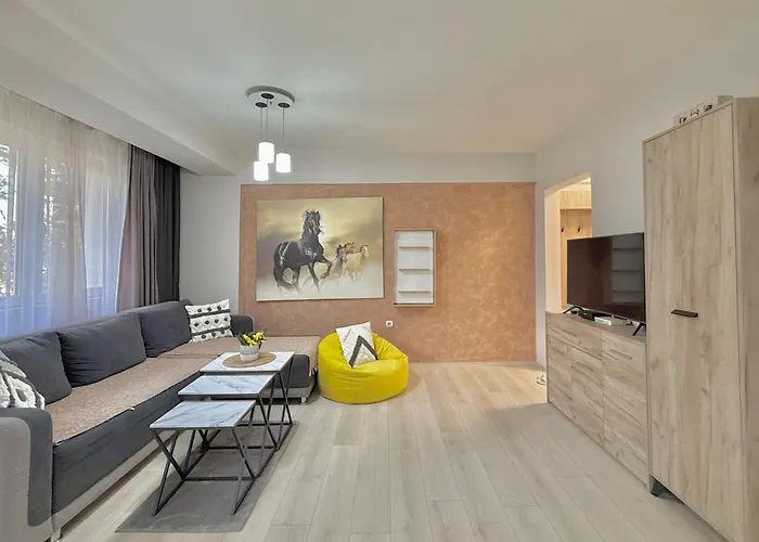 Reina With Free Parking