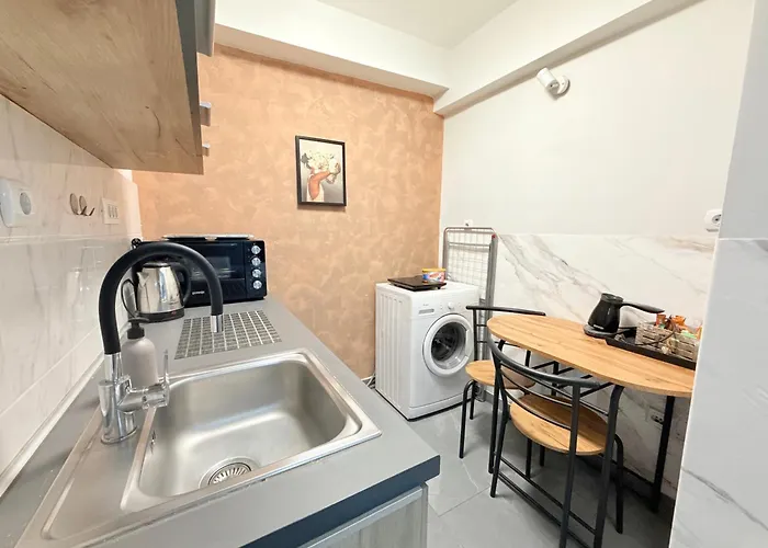 Reina With Free Parking Apartament