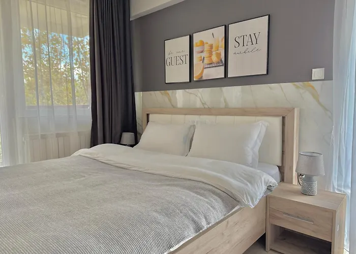 Reina With Free Parking *