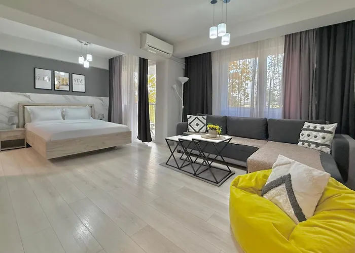 Reina With Free Parking סקופיה