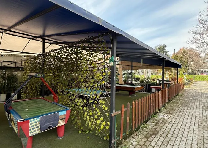 Reina With Free Parking